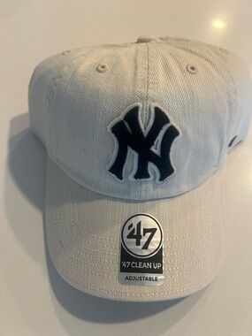 '47 Brand New York Yankees White Adjustable Clean Up Cap